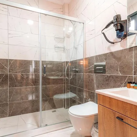 Lidzo Butik Hotel *